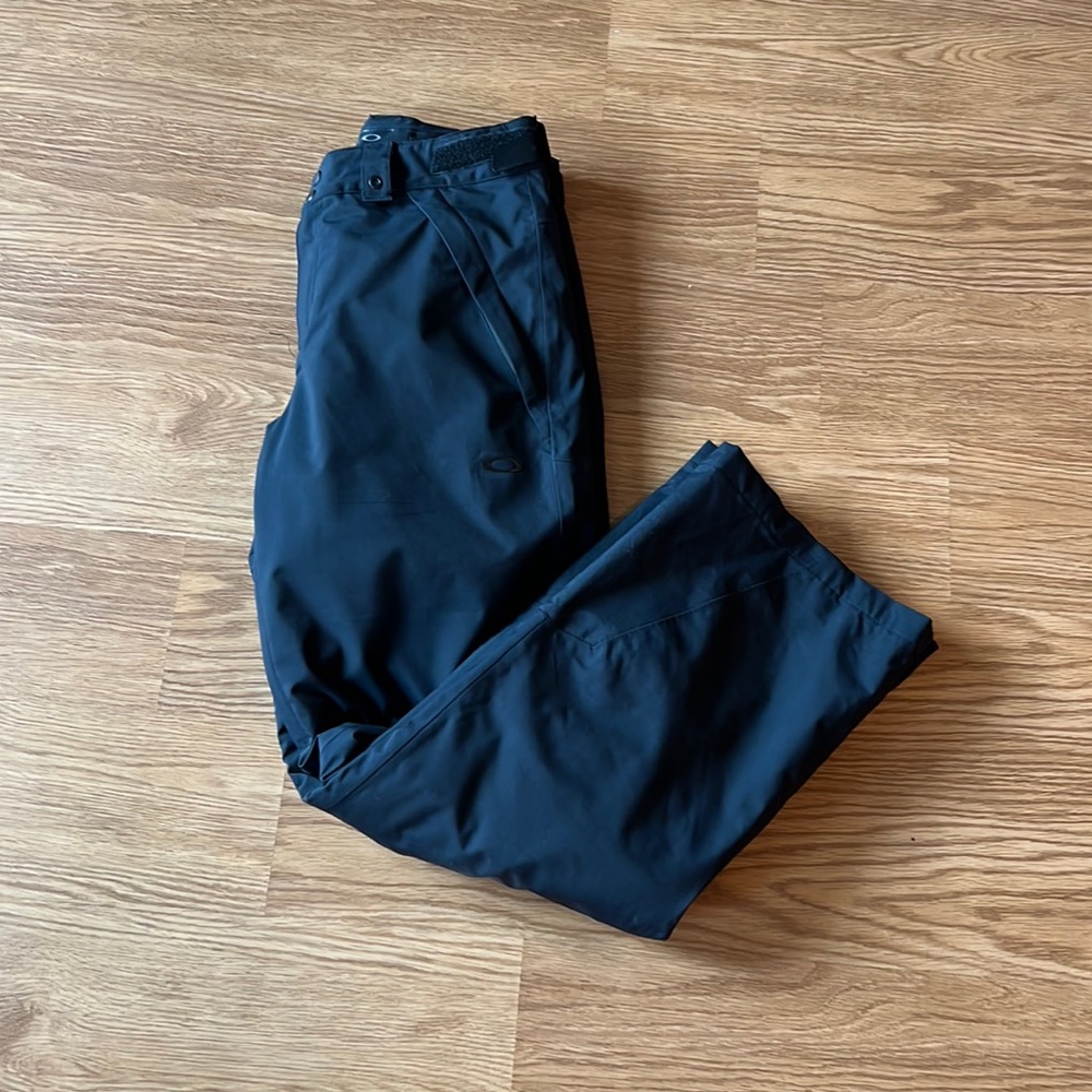 Oakley men’s small black snowboarding pants
